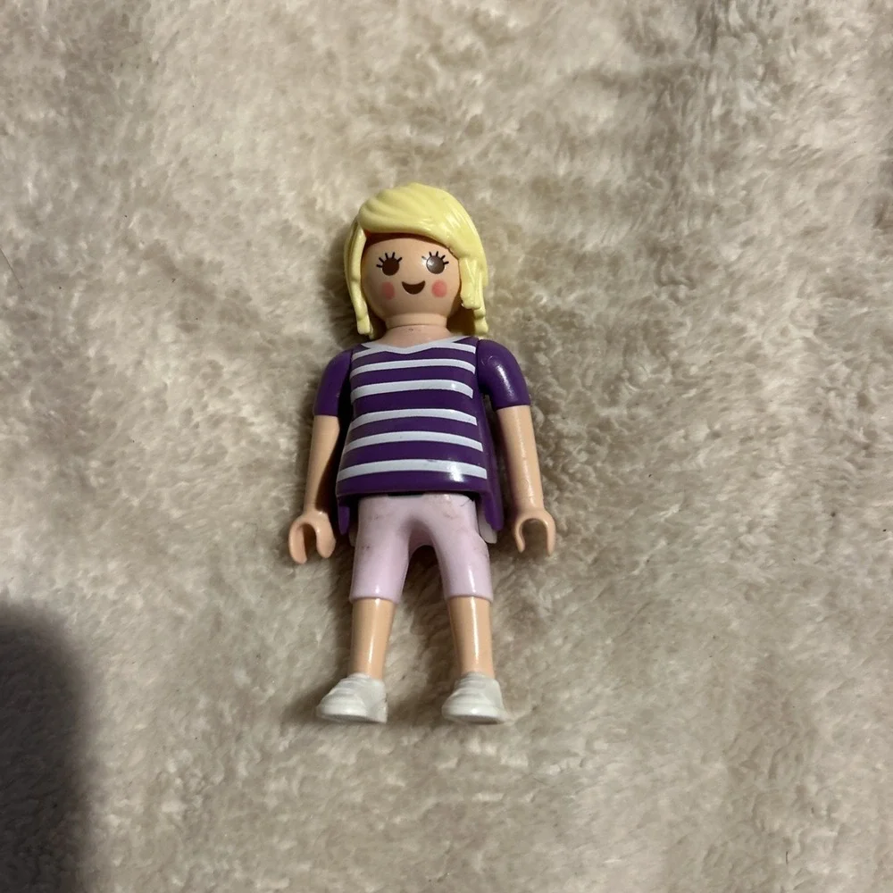 Playmobil Pregnant Woman Purple Striped Top Sneakers Modern City Life Figure